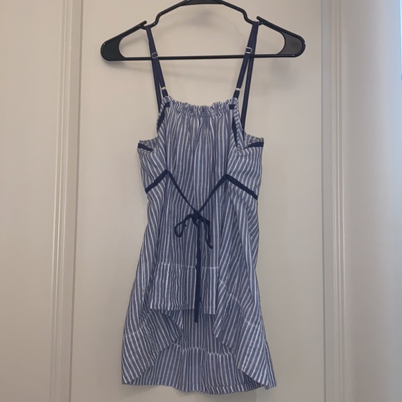 A&F light & flowy top 🌼 - Picture 5 of 6